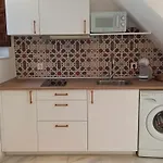 La Pequena Taifa I